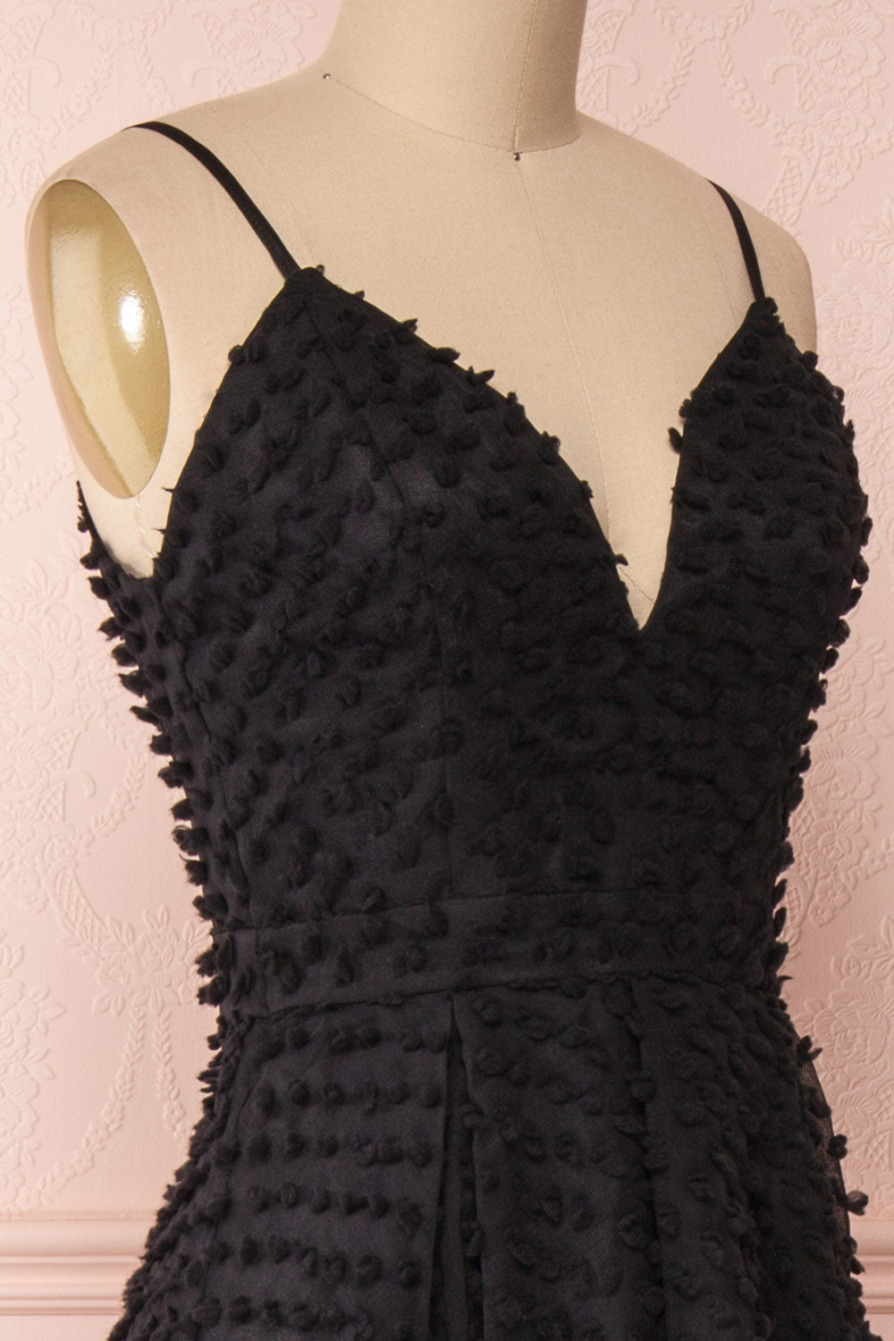 Minjee Black Maxi Dress | Robe Longue | Boutique 1861 side close-up