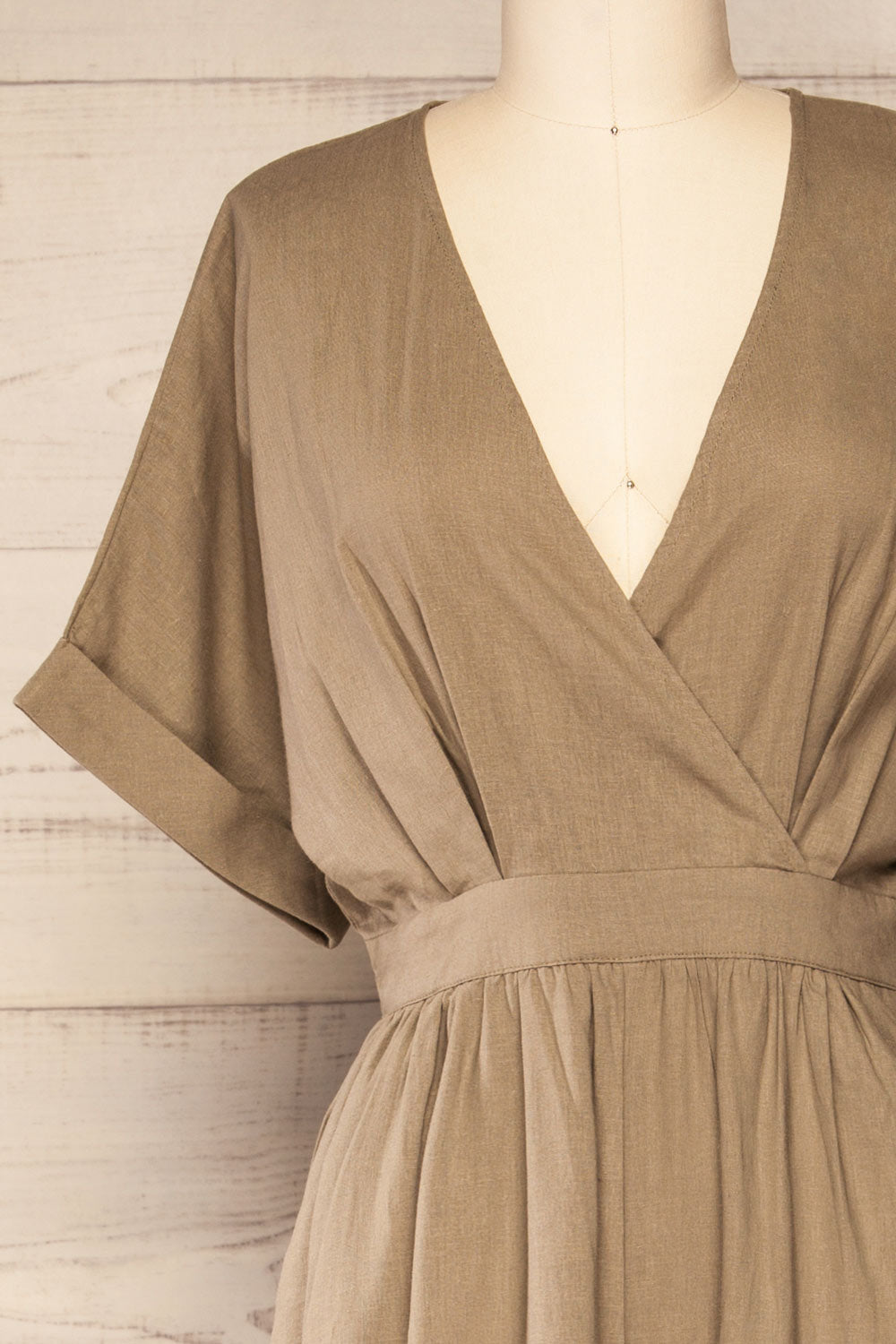 Mockyng Khaki Linen Wide Leg Jumpsuit | La petite garçonne front close-up