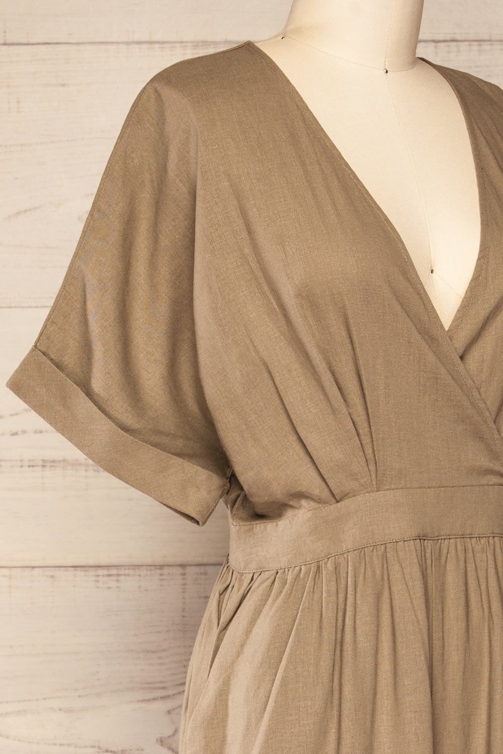 Mockyng Khaki Linen Wide Leg Jumpsuit | La petite garçonne side close-up