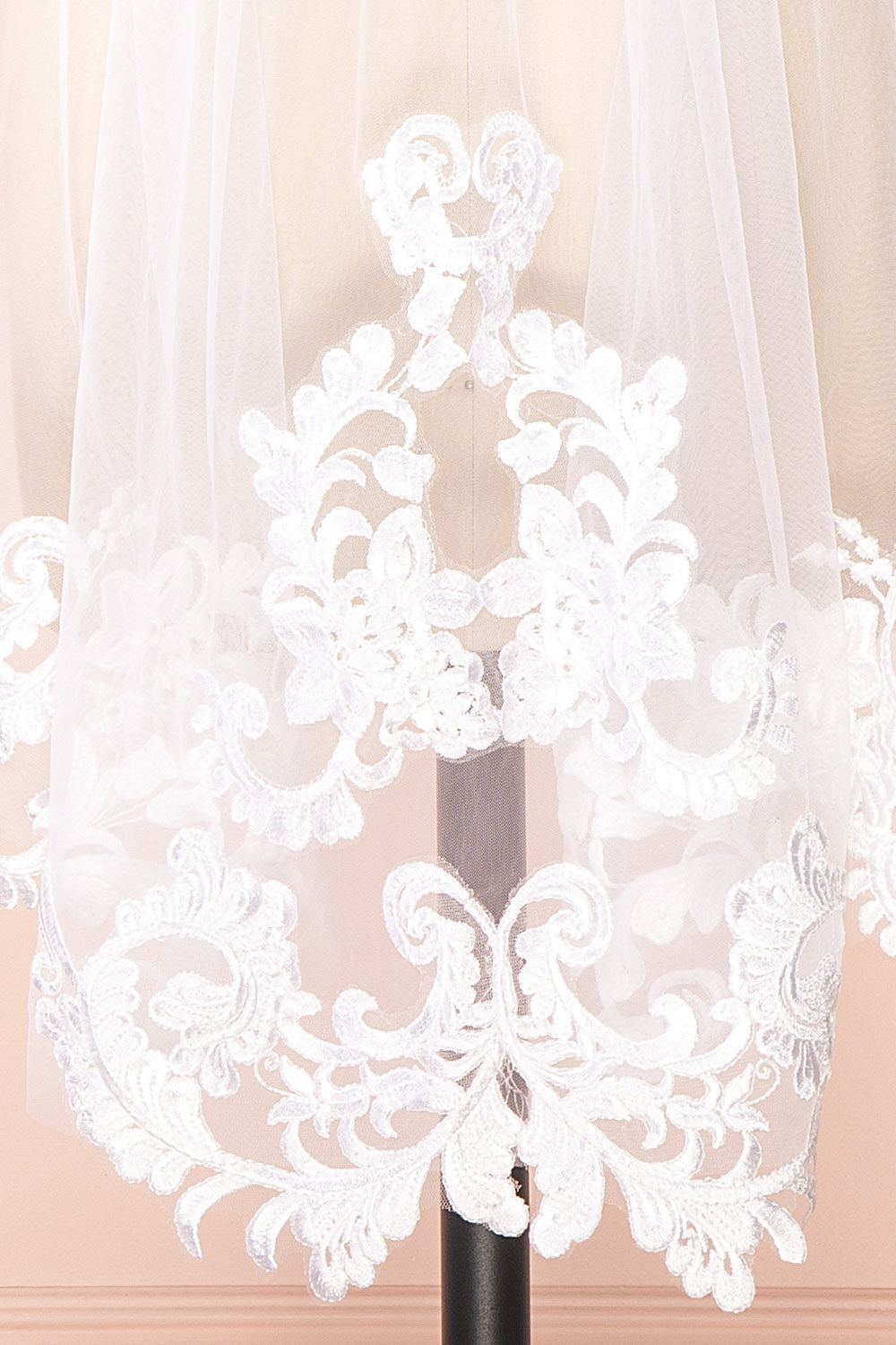 Monoceros White | Mesh Wedding Veil w/ Lace Detail