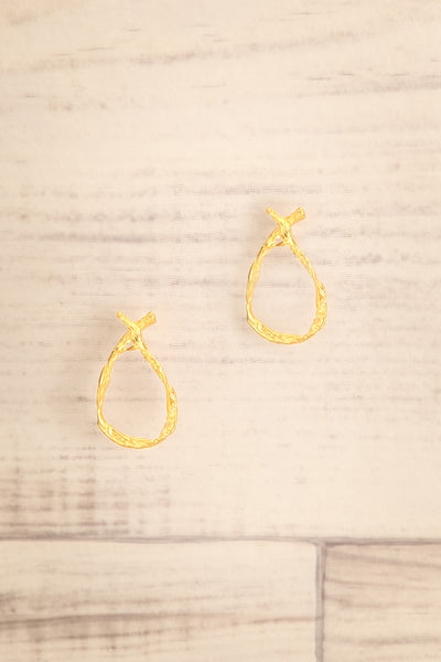 Montaquila Textured Gold Hoop Pendant Earrings | La Petite Garçonne