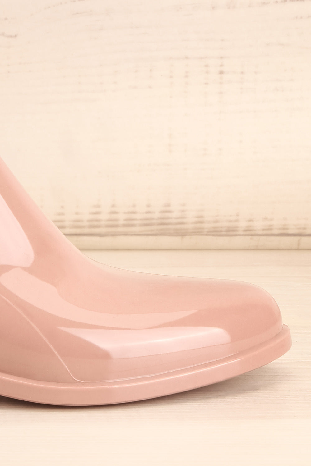 Morand Dusty Pink Rain Boots | Bottes | La petite garçonne side front close-up