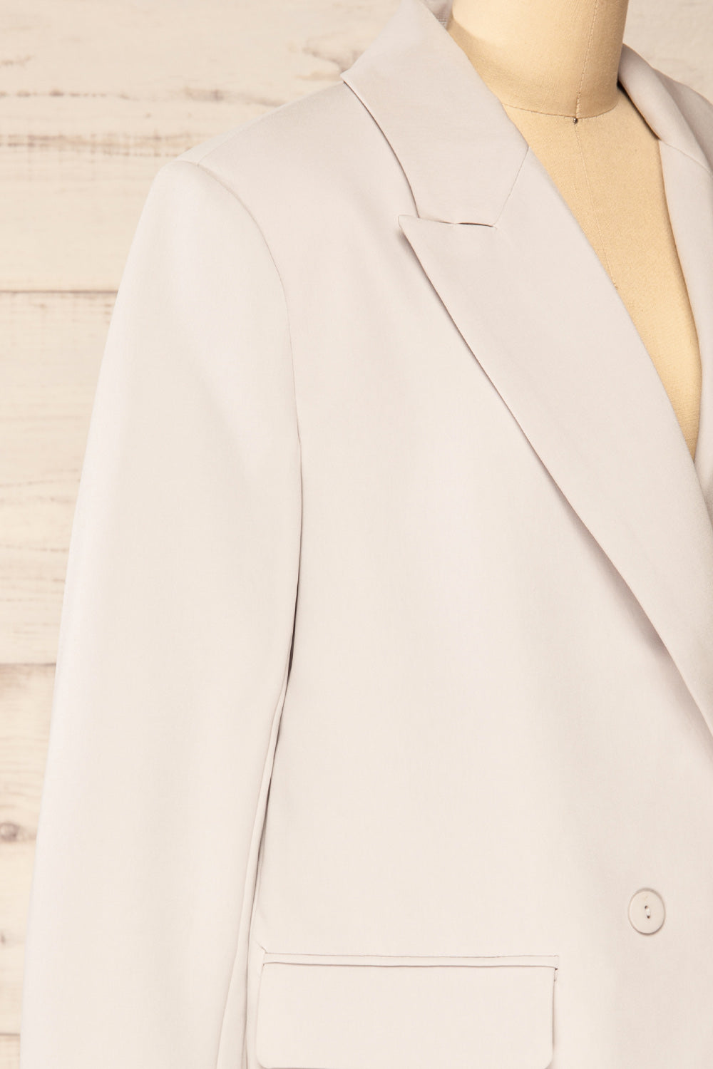 Muryn Grey Oversized Blazer | La petite garçonne side close-up