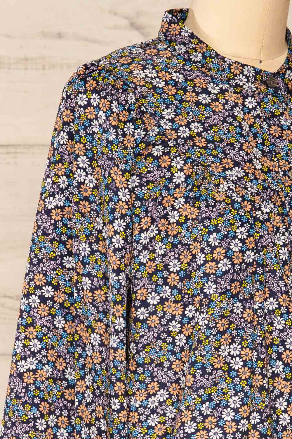 Myszkow Ditsy Floral Puffy Sleeve Shirt | La petite garçonne  side close-up