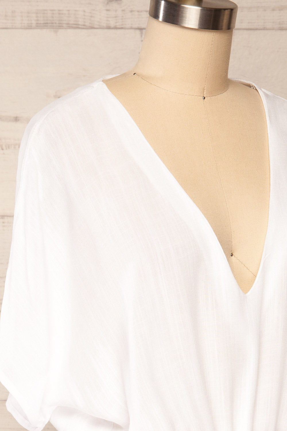 Naousa White V-Neck Short Sleeve Dress | La petite garçonne side close up