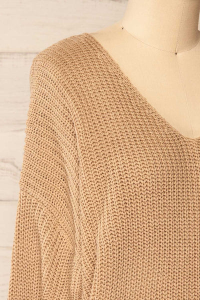 Natras Beige Knit Sweater w/ Twisted Back | La petite garçonne side close-up