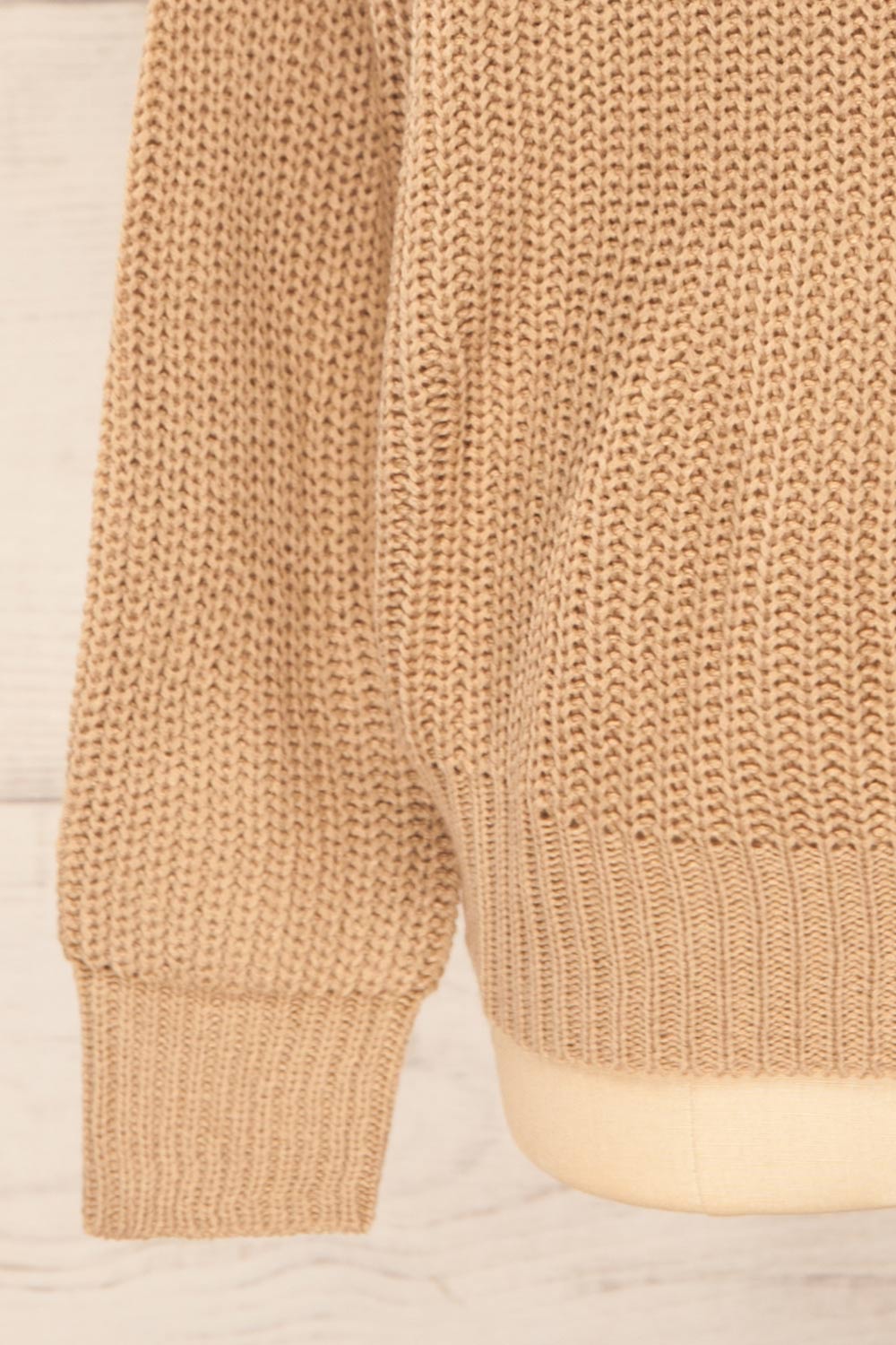 Natras Beige Knit Sweater w/ Twisted Back | La petite garçonne bottom 