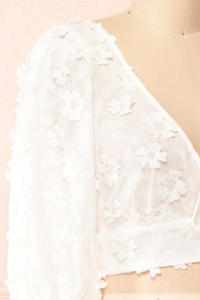 Neske Cropped Top w/ Floral Embroidery | Boutique 1861 side close-up