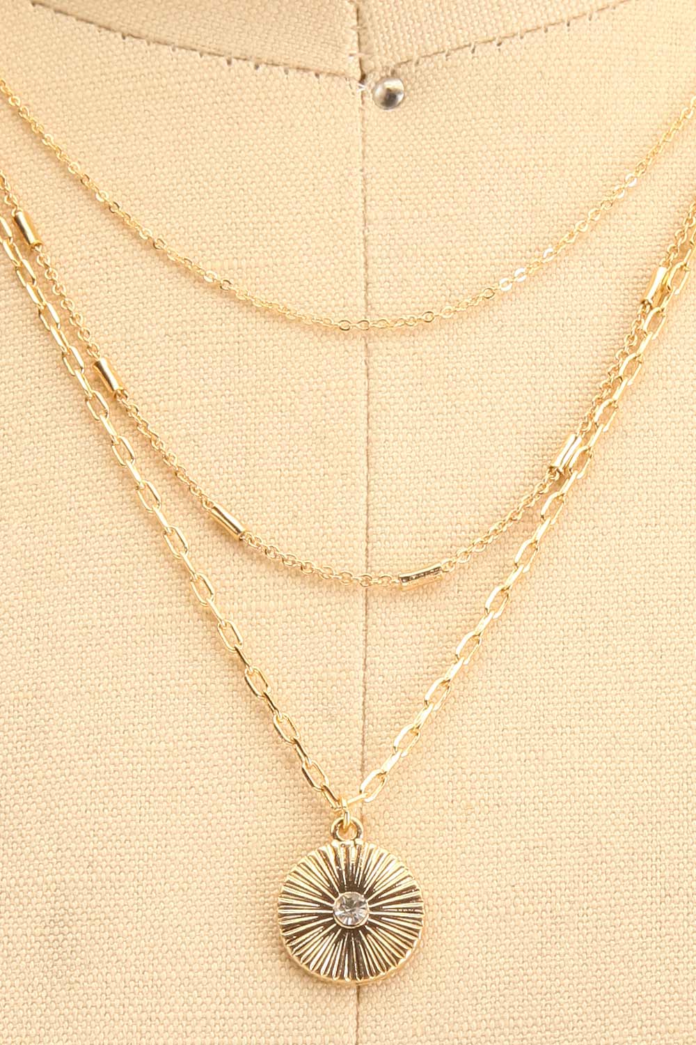 Notra Gold Layered Necklace w/ Medallion | La petite garçonne close-up
