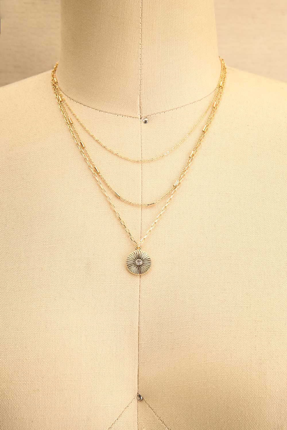 Notra Gold Layered Necklace w/ Medallion | La petite garçonne