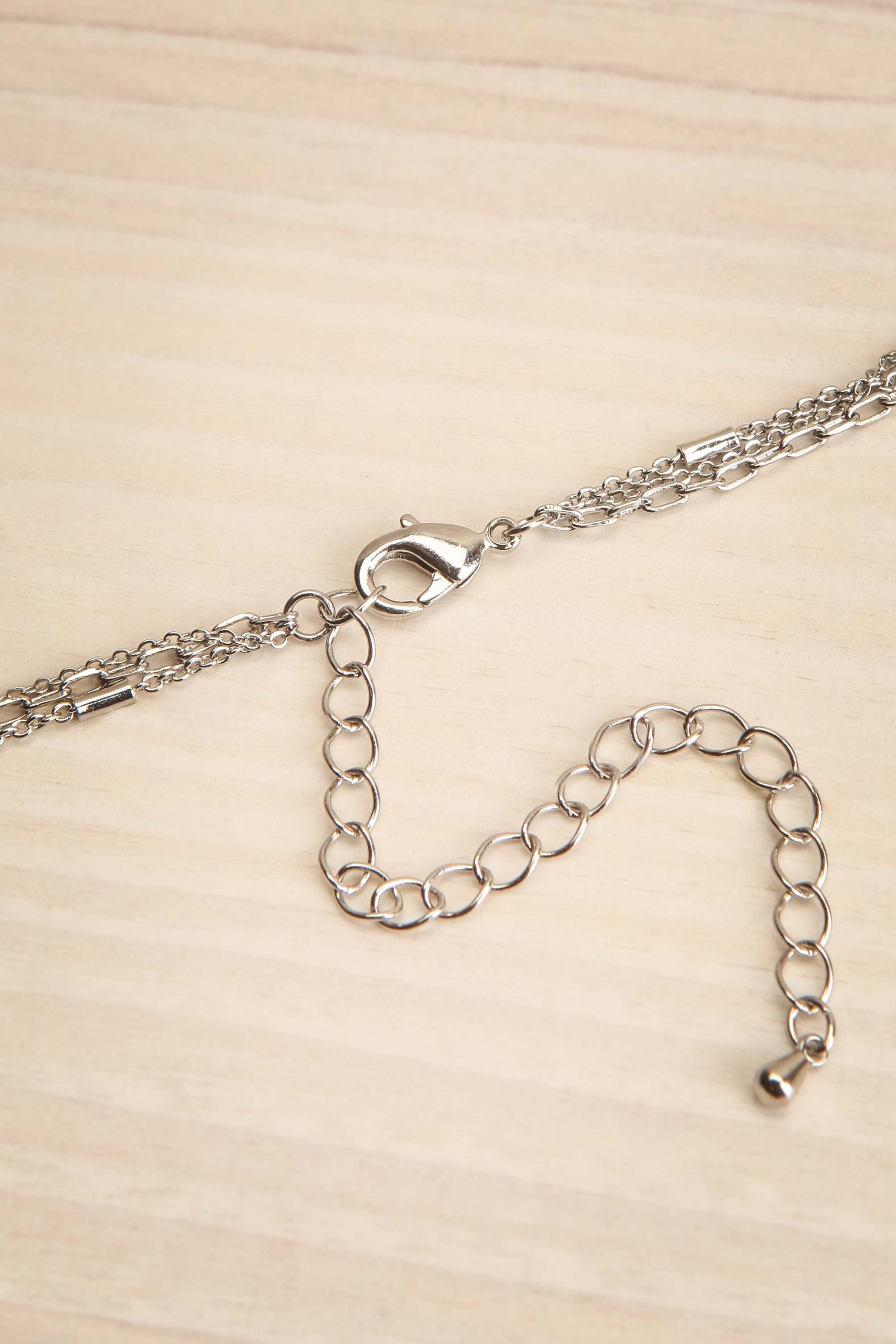 Notra Silver Layered Necklace w/ Medallion | La petite garçonne closure