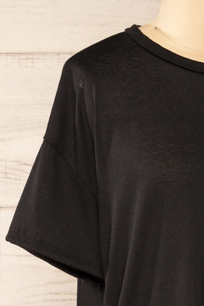 Nouem Black Oversized T-Shirt | La petite garçonne side close-up