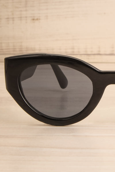 Novosi Black Cat-Eye Sunglasses | La petite garçonne front close-up