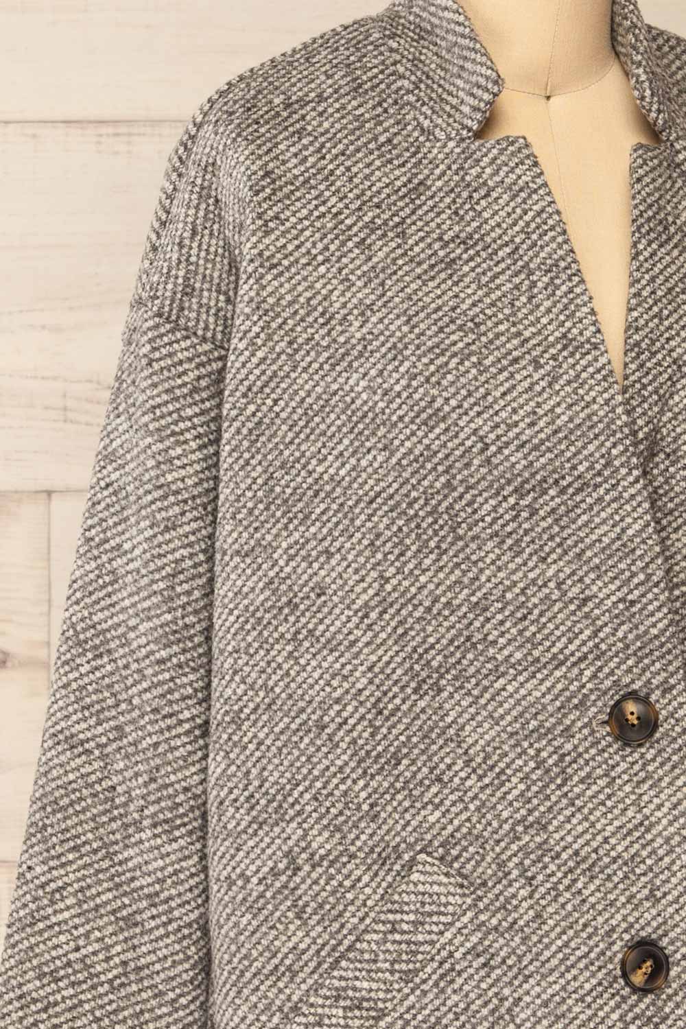 Nowskie Grey Short Coat w/ Buttons | La petite garçonne side close-up