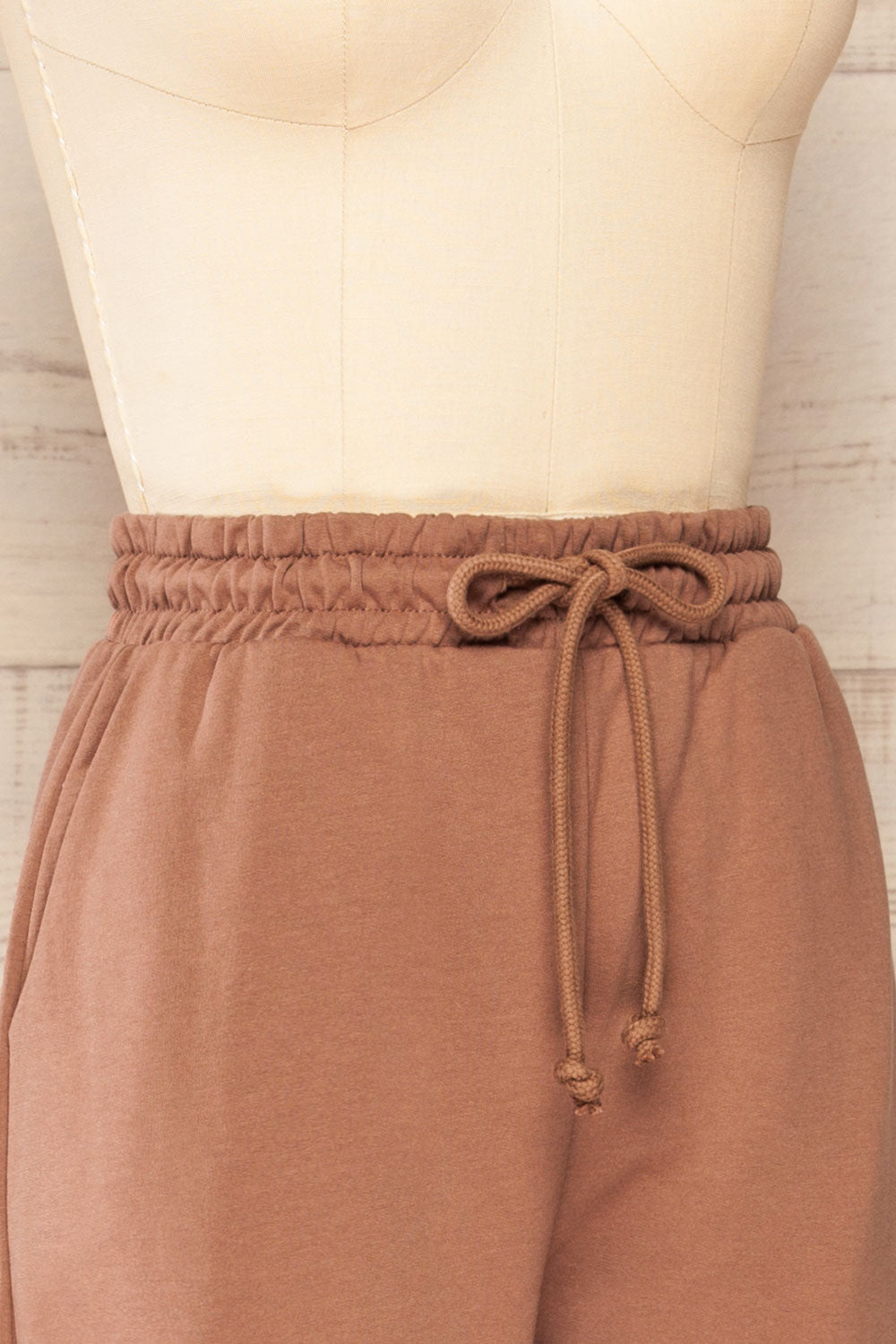 Numich Brown Sweat Jogger Pants w/ Elastic Waist | La petite garçonne  side close-up