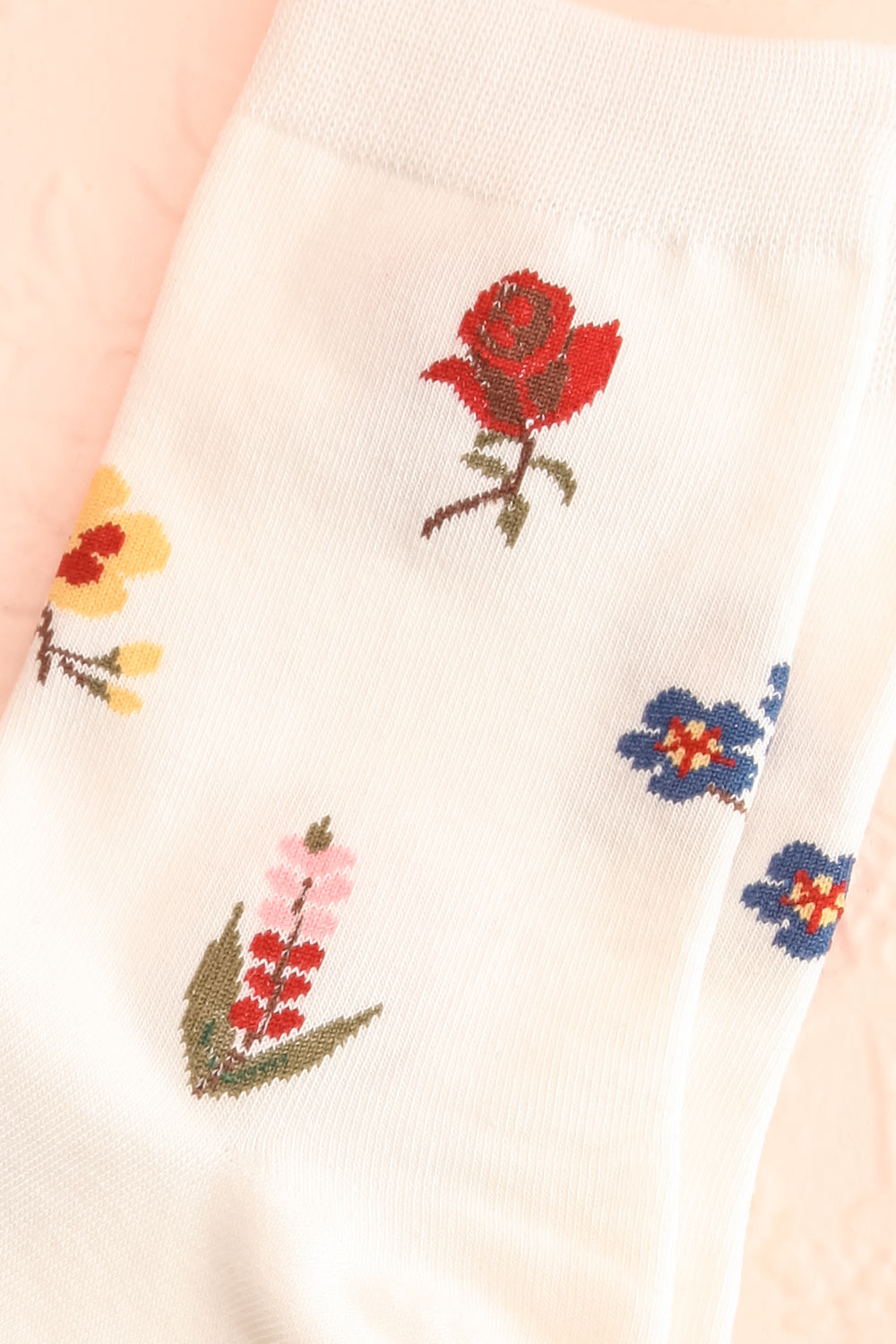 Nunc White Floral Ankle Socks | La petite garçonne close-up