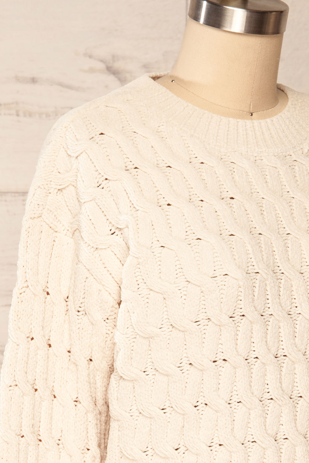 Orenb Cream Weave Knit Sweater | La petite garçonne side close up
