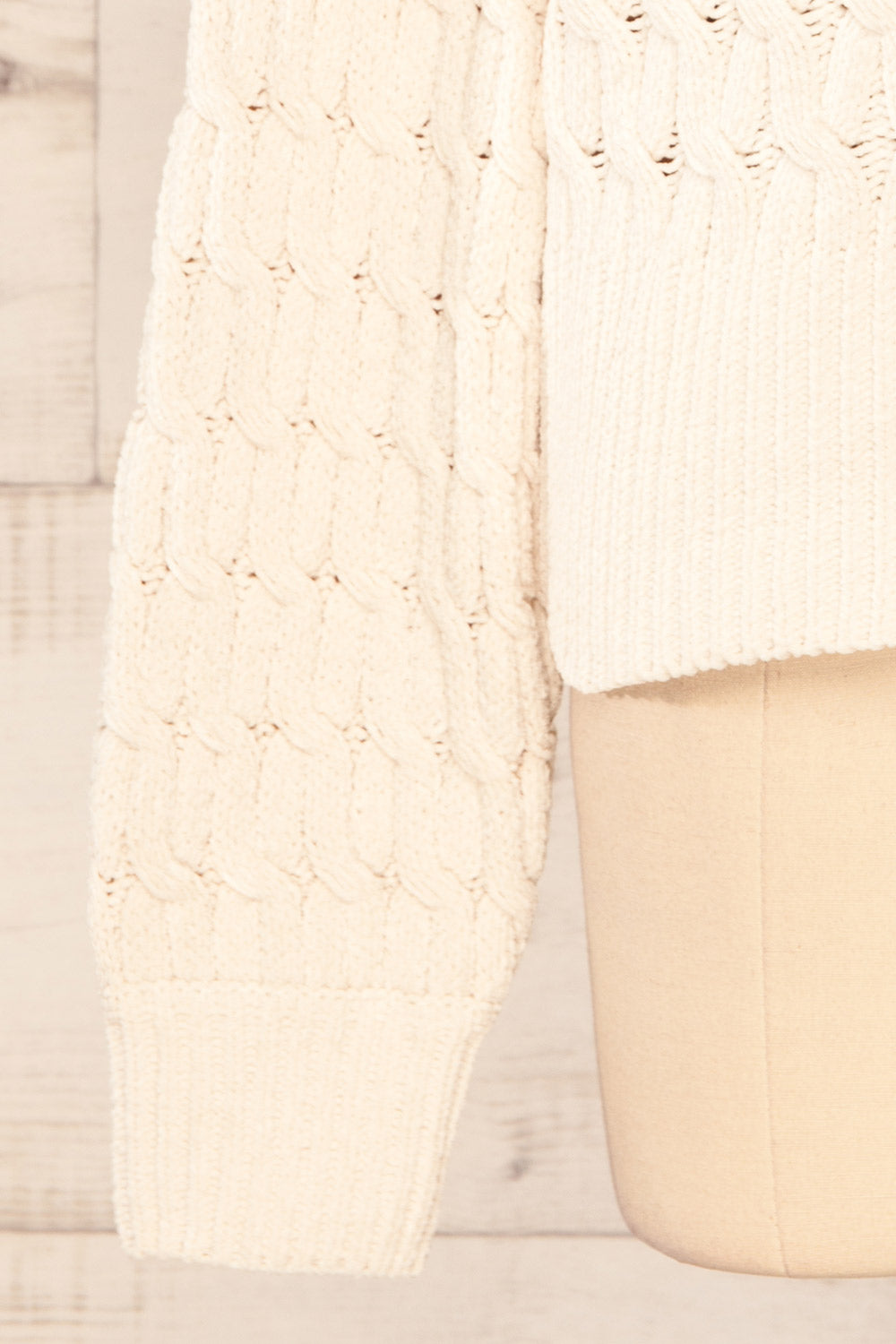 Orenb Cream Weave Knit Sweater | La petite garçonne sleeve