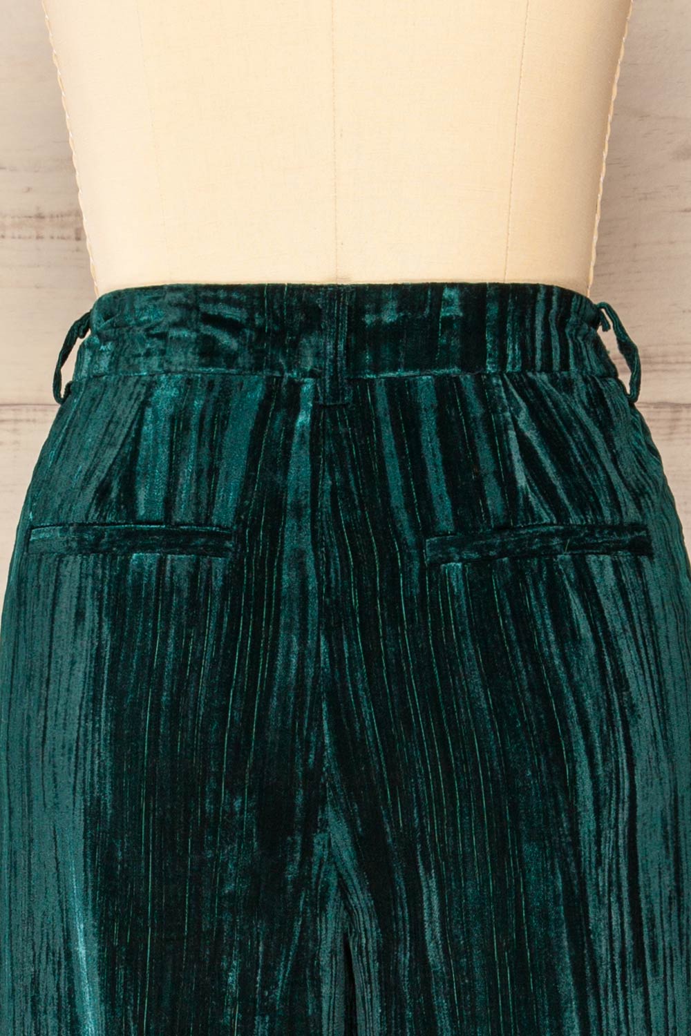 Orihuela Green Velvet Pants | La petite garçonne back close-up