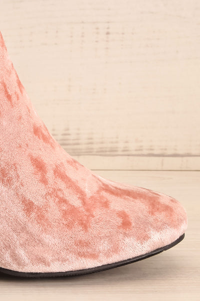 Oristano Blush Crushed Velvet Heeled Ankle Boots | La Petite Garçonne 7