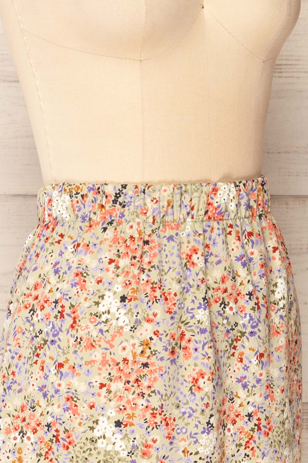 Pajai Floral Print Midi Skirt w/ Elastic Waist | La petite garçonne side close-up
