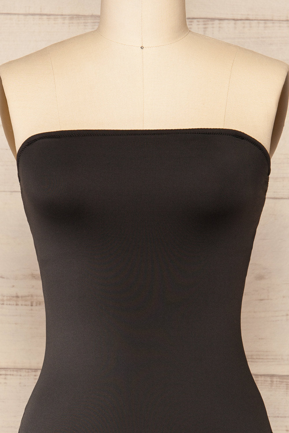 Parnu Black One-Piece Swimsuit | La petite garçonne no straps close-up