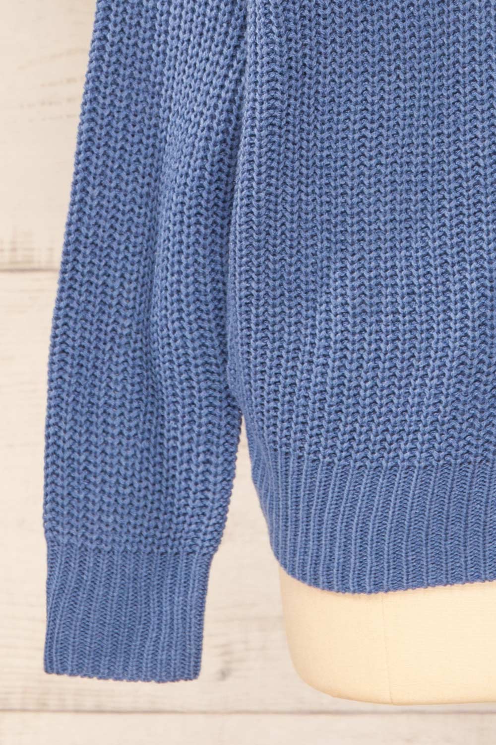 Patras Blue V-Neck Knitted Sweater | La petite garçonne sleeve