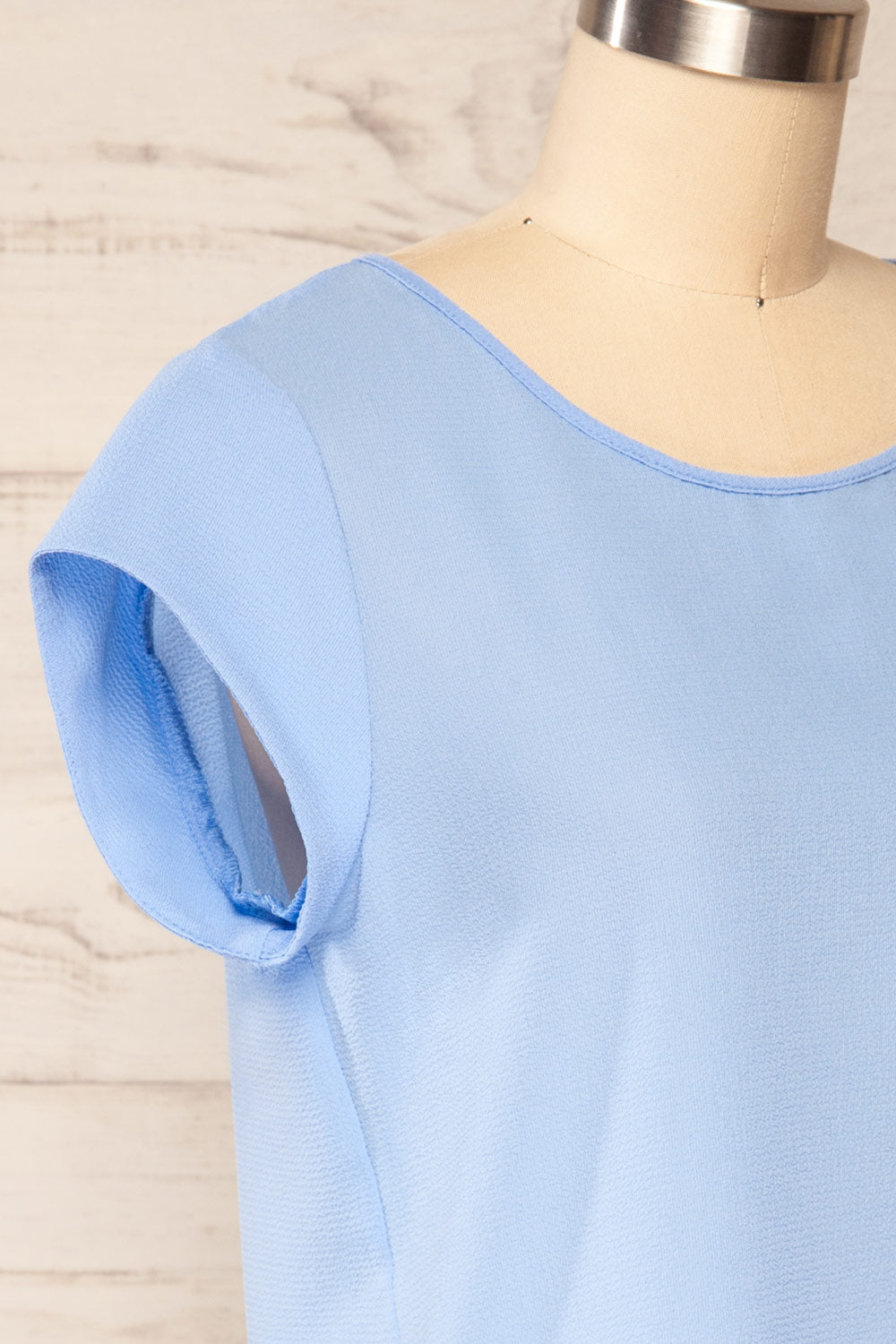 Perth Blue Crepe Short Sleeve Blouse | La petite garçonne side close up