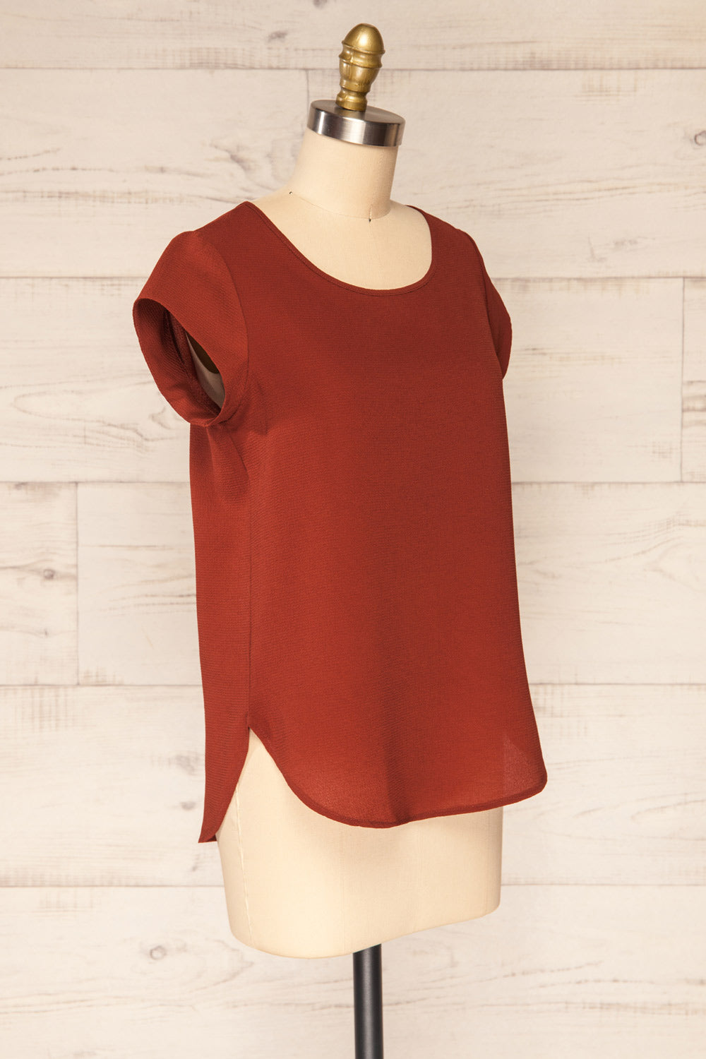 Perth Red Crepe Short Sleeve Blouse | La petite garçonne side view