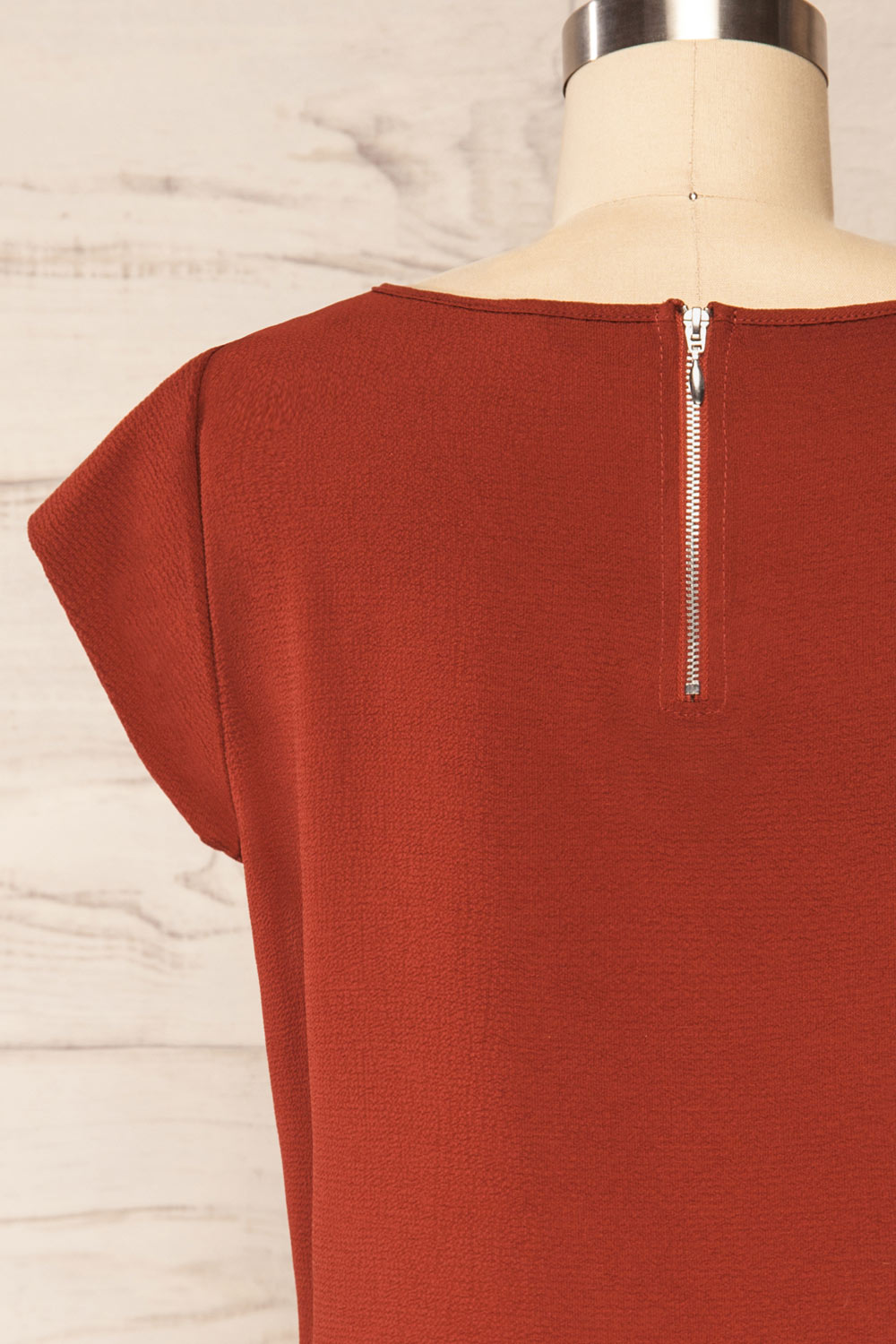 Perth Red Crepe Short Sleeve Blouse | La petite garçonne back close up