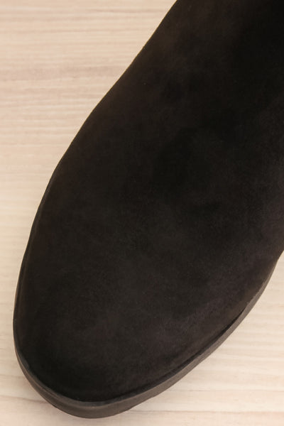 Phalaborwa Black Suede Heeled Chelsea Boots | La petite garçonne flat close-up