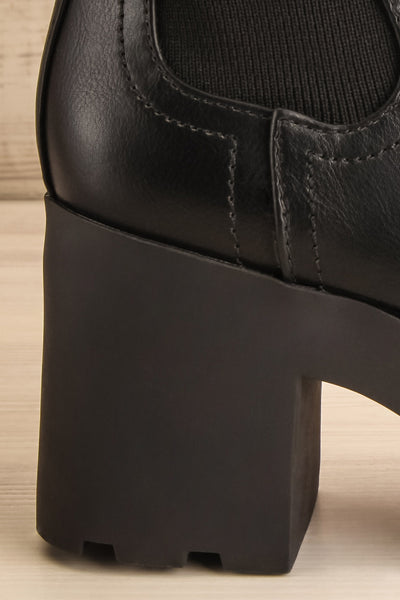 Phalaborwa Black Matte Heeled Chelsea Boots | La petite garçonne heel close-up