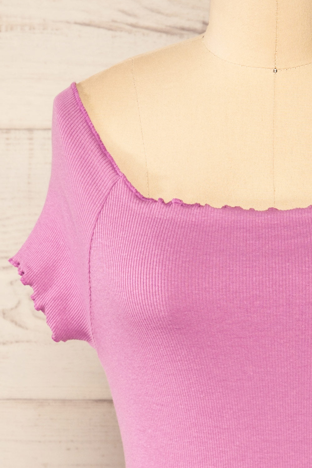 Pila Mauve Ribbed Short Sleeve Top w/ Frills | La petite garçonne front close-up