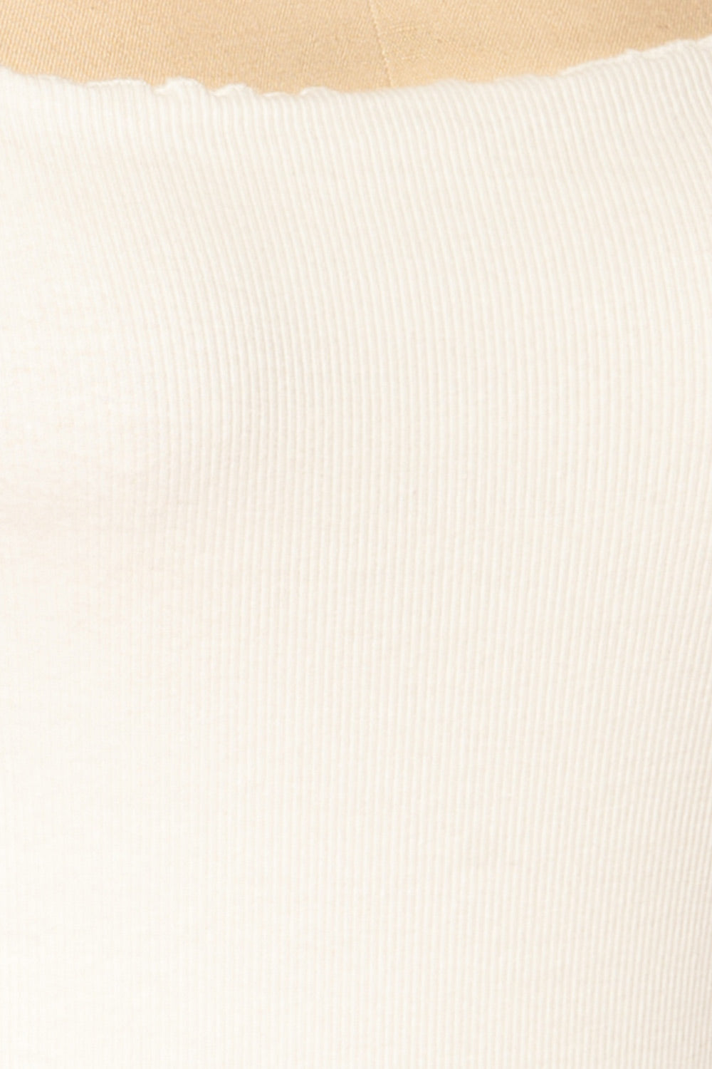 Pila White Ribbed Short Sleeve Top w/ Frills | La petite garçonne fabric 