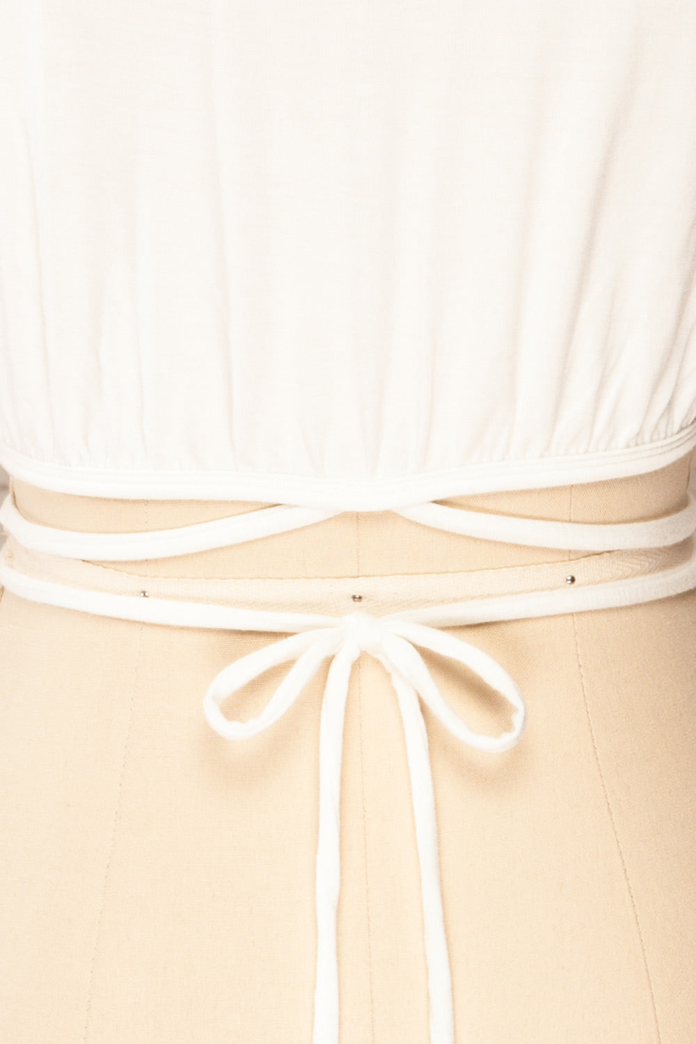 Pisz White Short Sleeve Drawstring Crop Top | La petite garçonne details