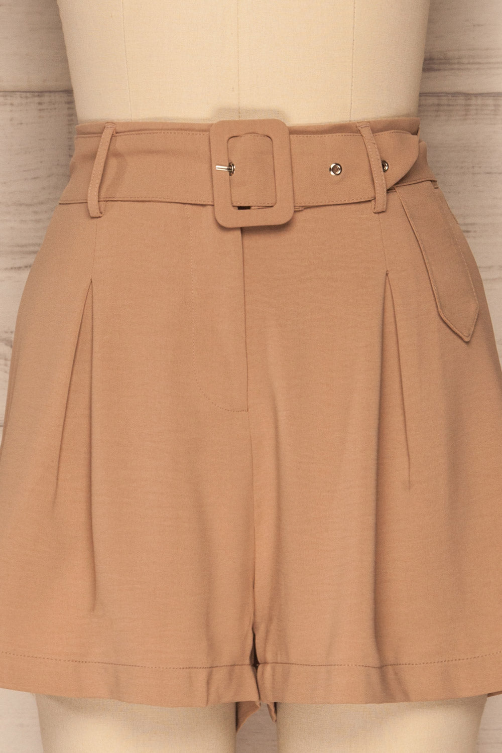 Pitesti Beige High Rise Shorts | La Petite Garçonne front close-up