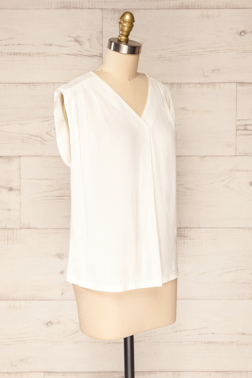 Plonsk White Sleeveless V-Neck Blouse | La petite garçonne side view