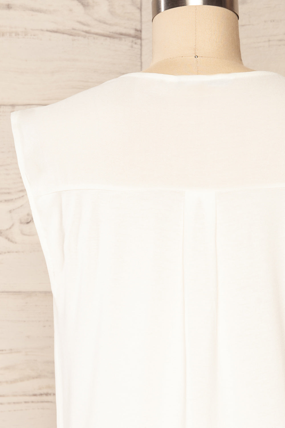 Plonsk White Sleeveless V-Neck Blouse | La petite garçonne back close up