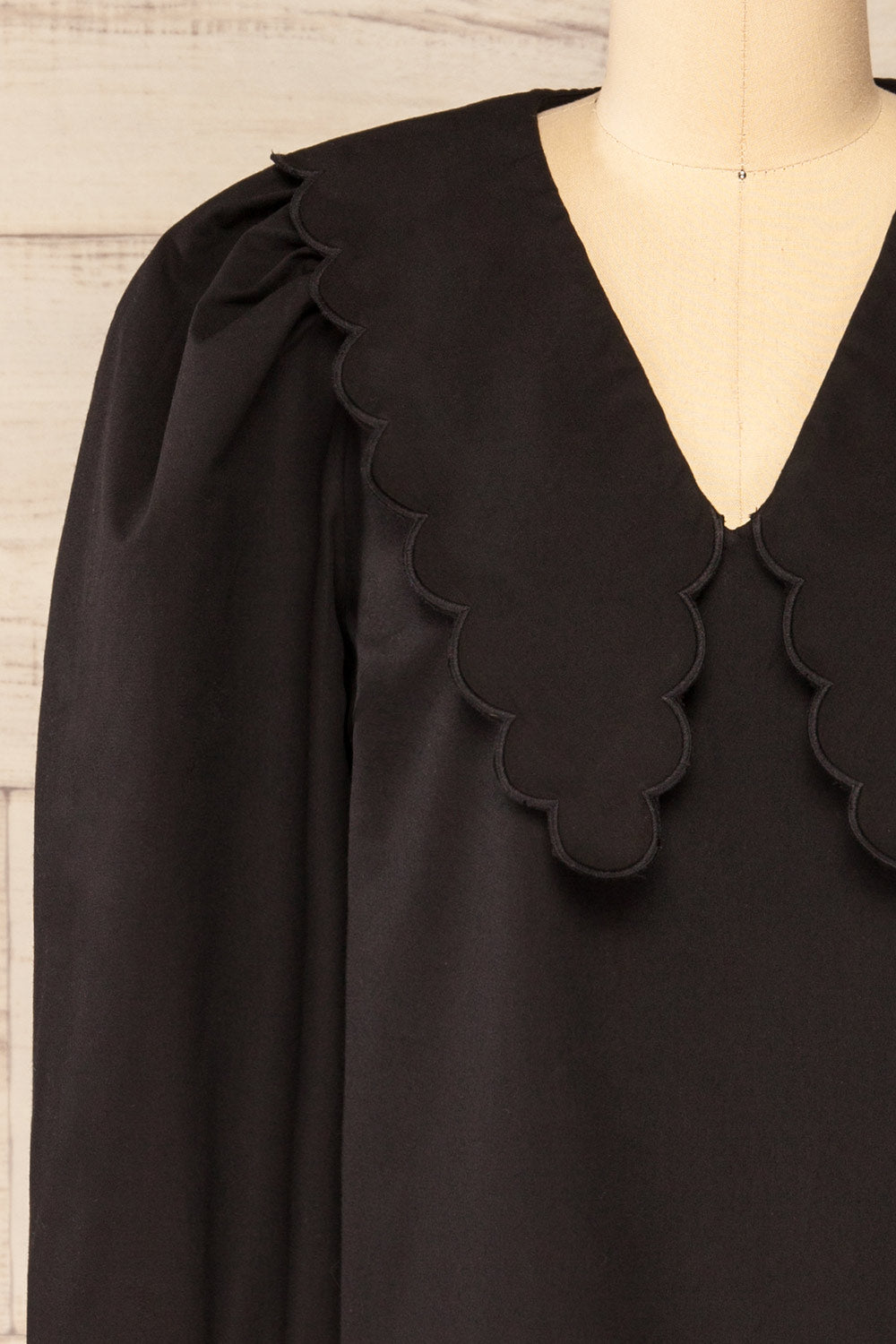 Pombal Black Peter Pan Collar Top | La petite garçonne  front close-up