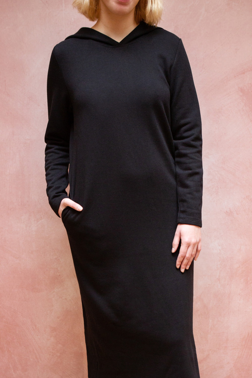 Prague Black Midi Hooded Sweater Dress | La petite garçonne model