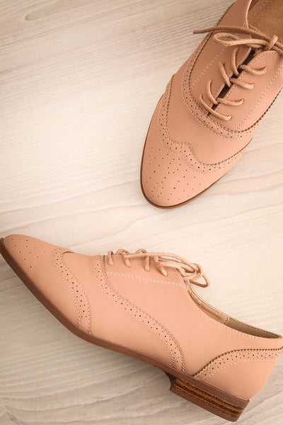 Prevot Quartz Pink Lace-Up Brogue Shoes | La Petite Garçonne 1