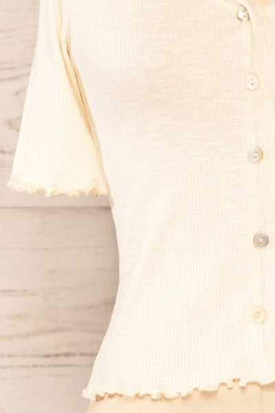 Pronoia Beige Ribbed Crop Top w/ Short Sleeves | La petite garçonne sleeves