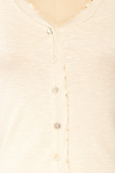 Pronoia Beige Ribbed Crop Top w/ Short Sleeves | La petite garçonne details