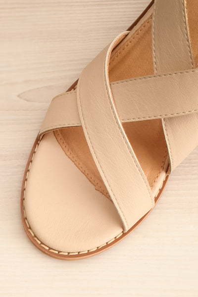 Puako Beige Block Heel Sandals | La petite garçonne flat close-up