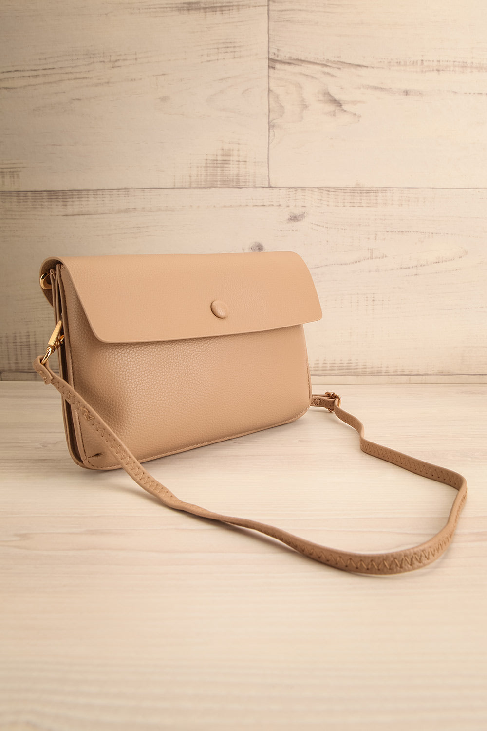 Puppis Taupe Textured Faux-Leather Handbag | La petite garçonne side view