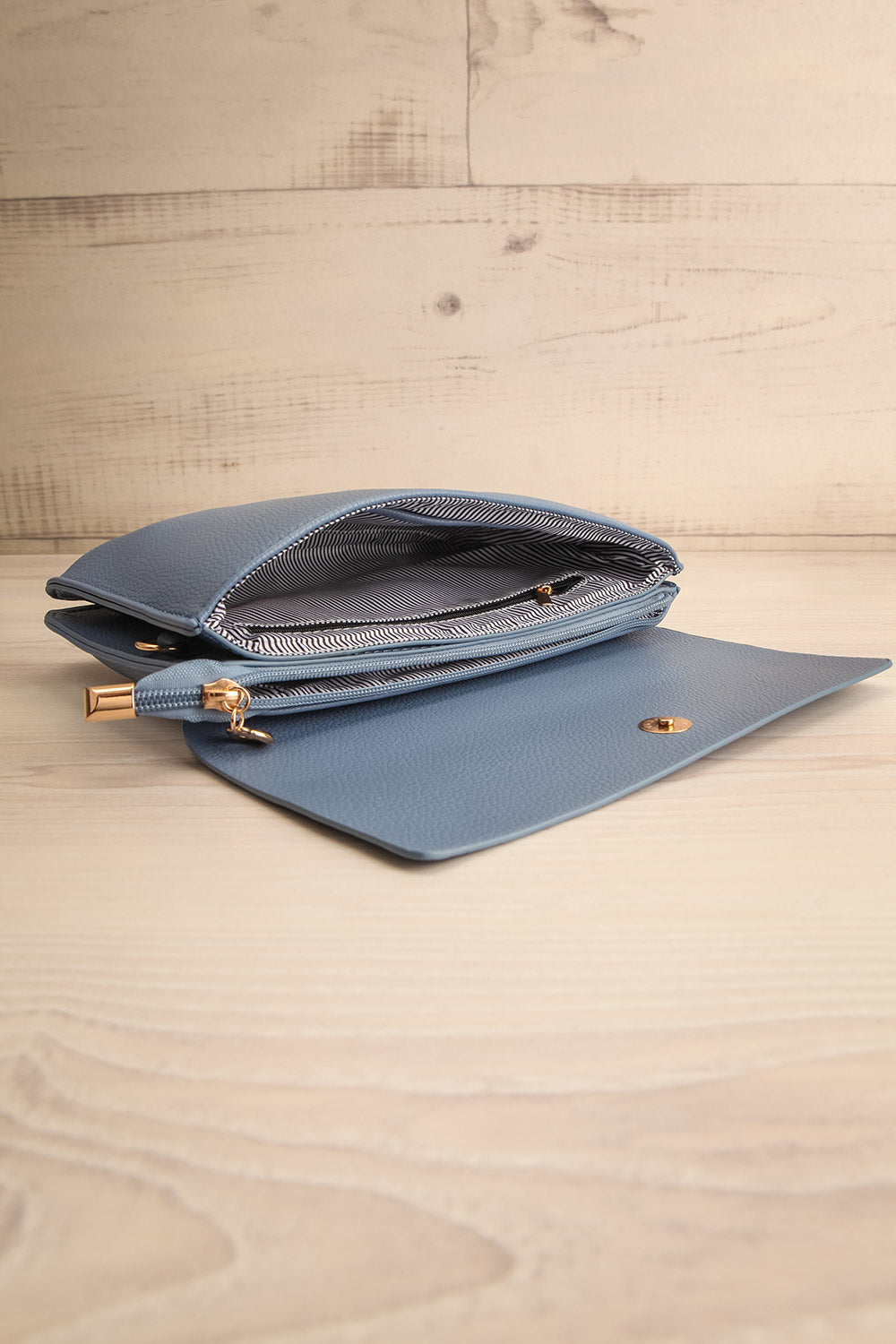 Puppis Blue Textured Faux-Leather Handbag | La petite garçonne inside view