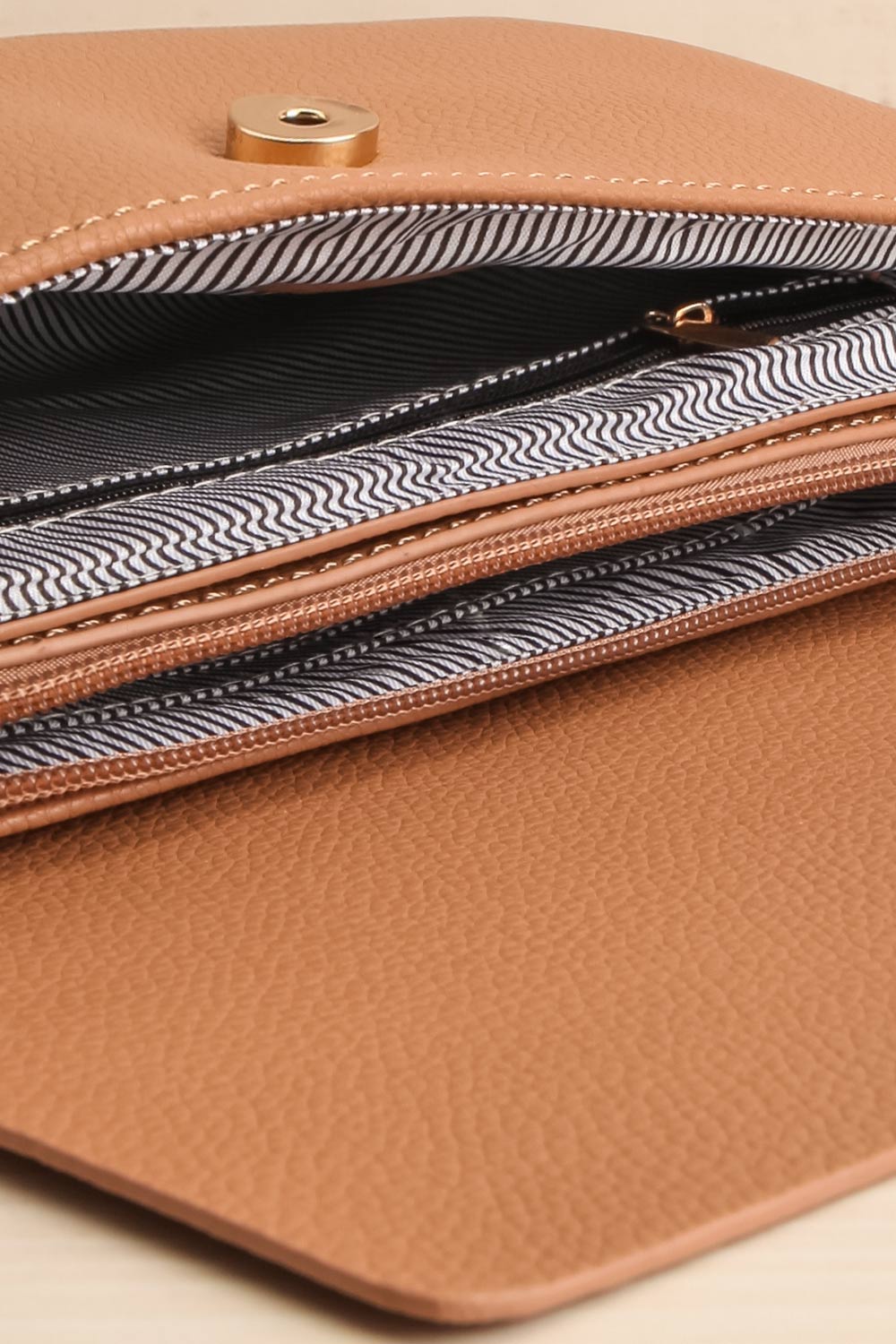 Puppis Brown Textured Faux-Leather Handbag | La petite garçonne inside close-up