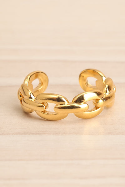 Quadran Gold Ring | La petite garçonne flat close-up