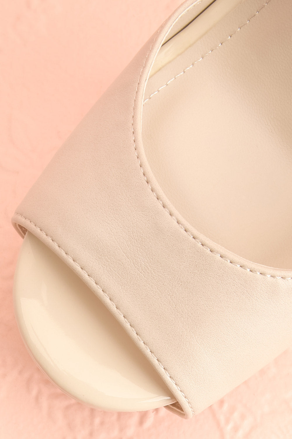 Quando Ivory Platform Heeled Sandals | La petite garçonne flat close-up
