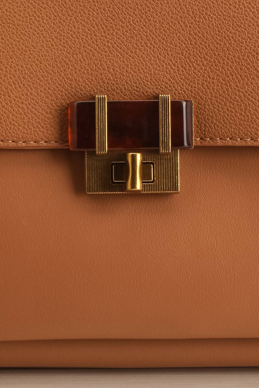 Questio Caramel Top Handle Crossbody Handbag | La petite garçonne front close-up